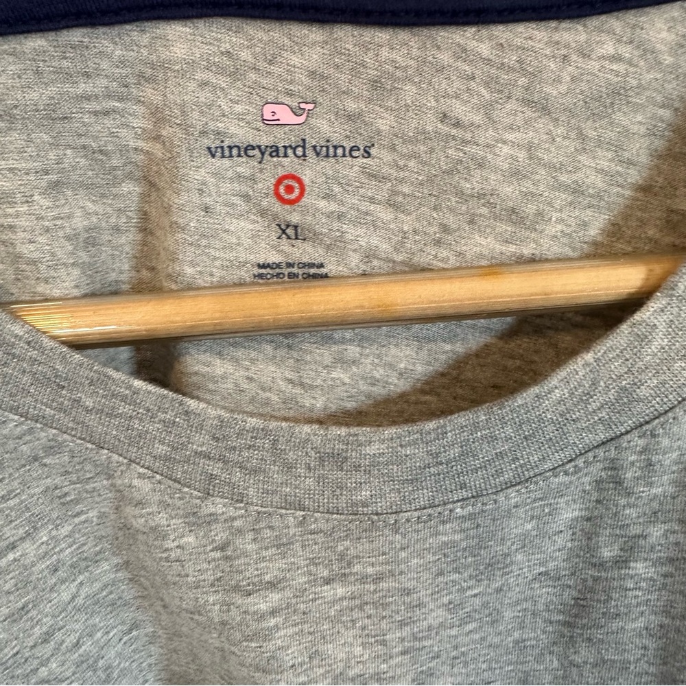 Vineyard Vines x Target Heather Gray Tee with Whale Outline XL - Picture 3 of 4
